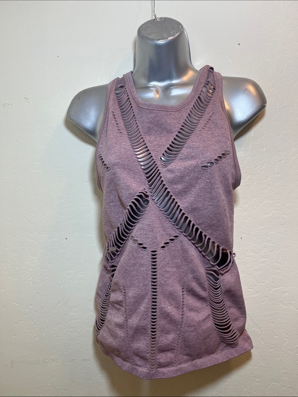 ALO Yoga Mauve Distressed Ladder-Cut Tank